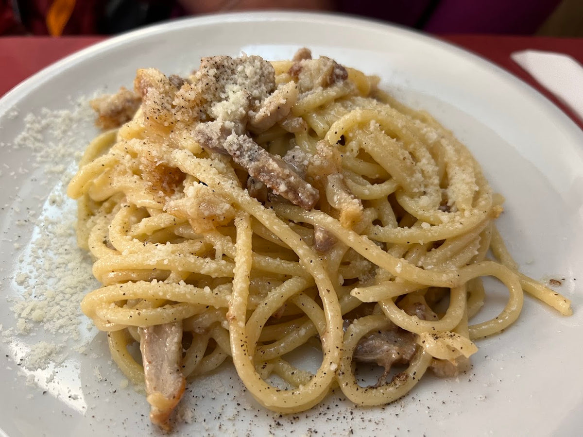 Authentic Roman cacio e pepe with Pecorino cheese and black pepper
