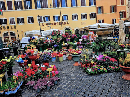 Campo de' Fiori market in Rome during a Roman food tour