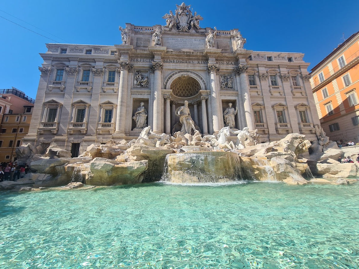 Trevi Fountain in Rome visited during The 4 Roman Pastas experience